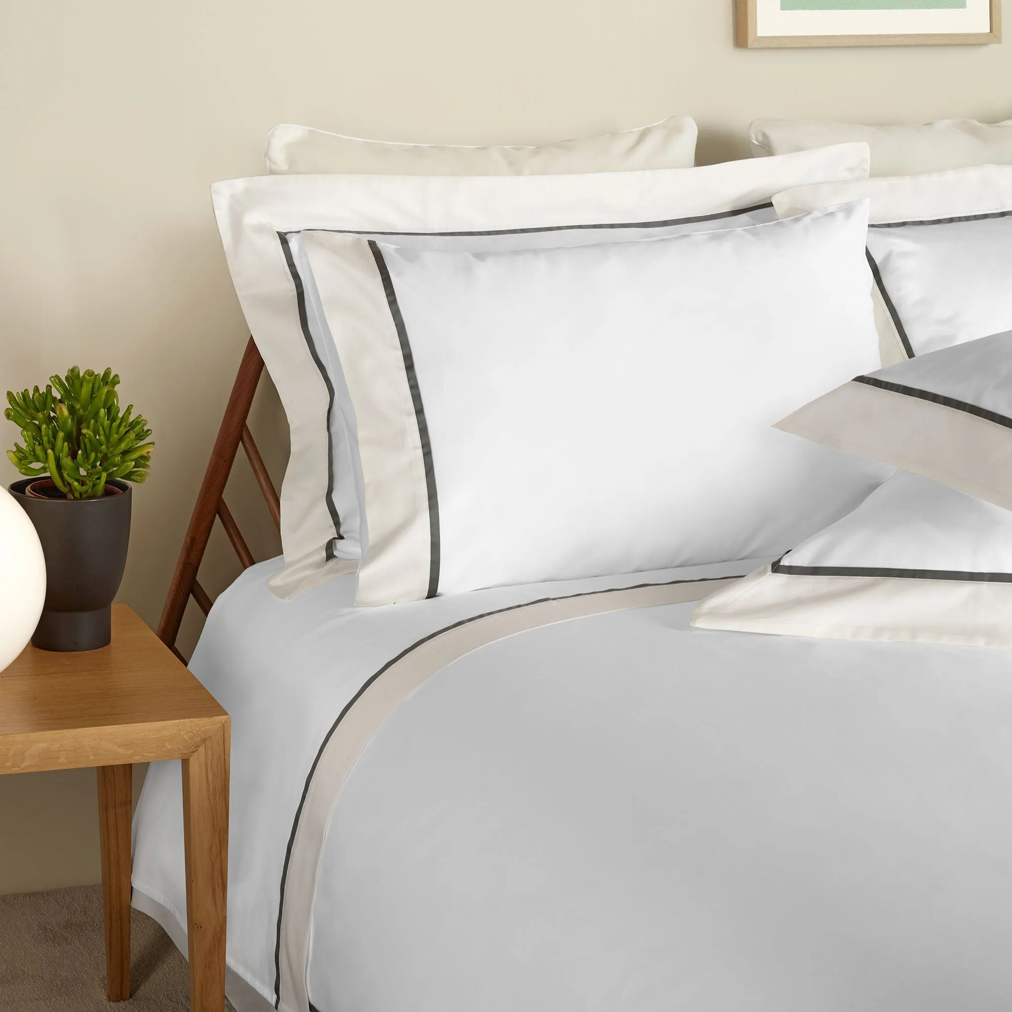 430TC Sateen Bordered Pillowcase Set | Amalia Home Ovar