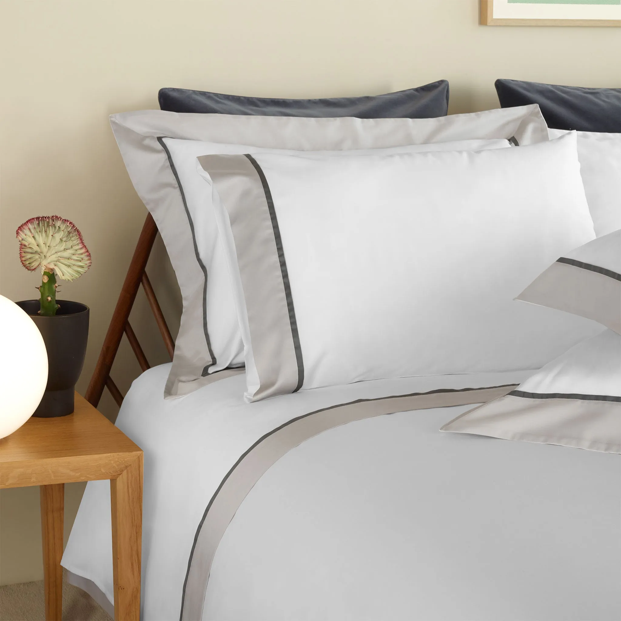 430TC Sateen Bordered Pillowcase Set | Amalia Home Ovar